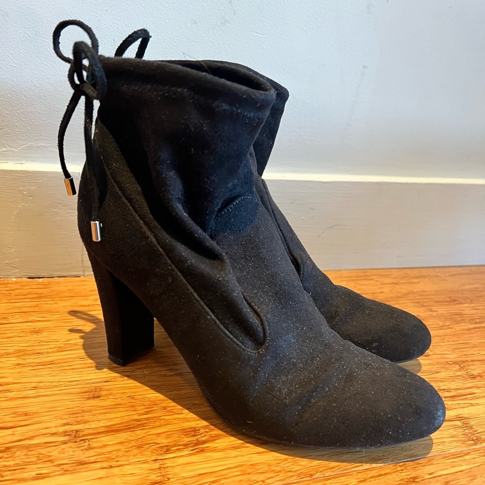 Unisa booties